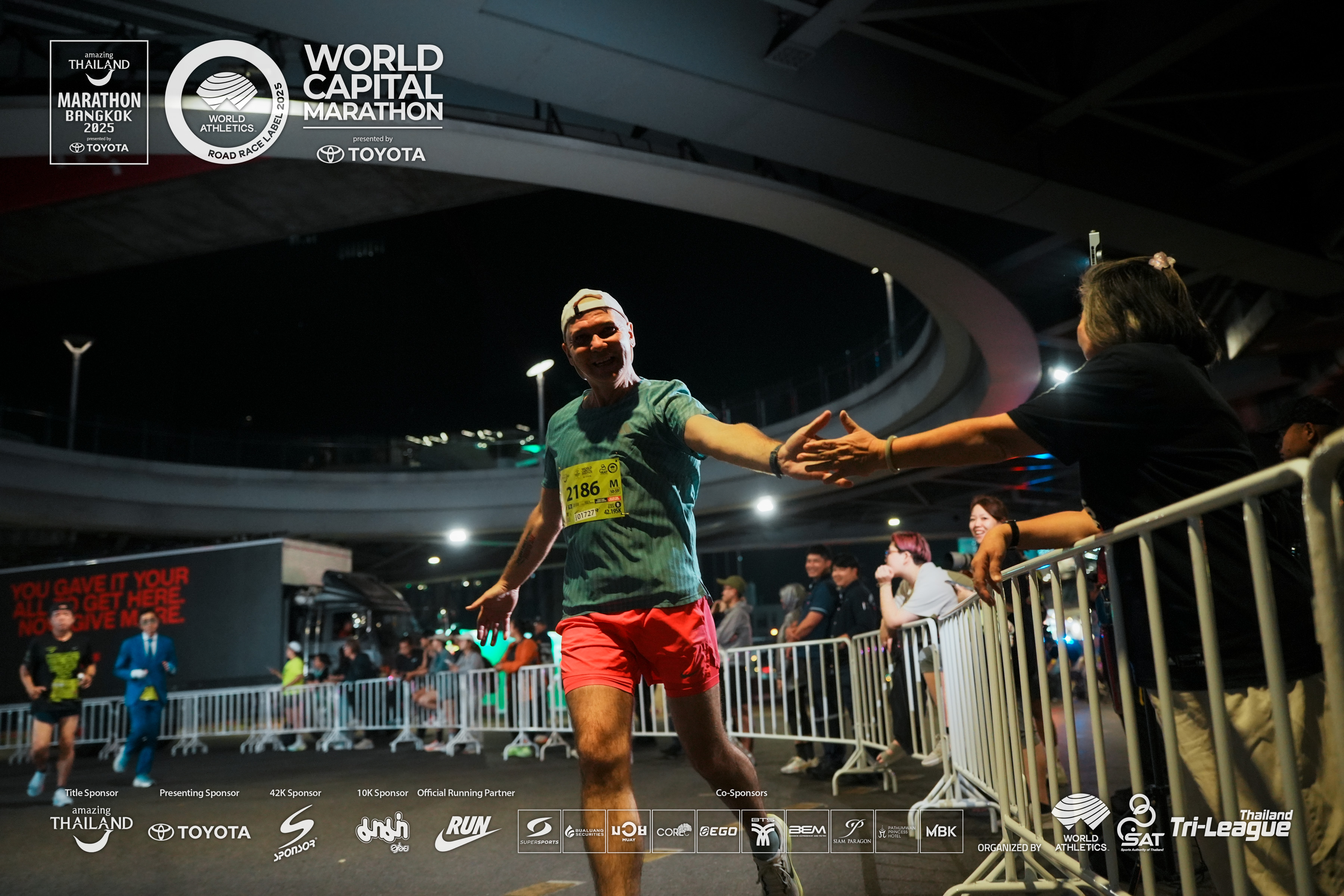 Денис Сарычев на Amazing Thailand Marathon Bangkok